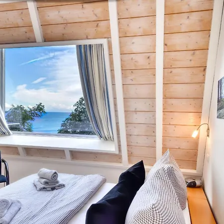 Bernstein In Der Rex Sellin (Rugen)