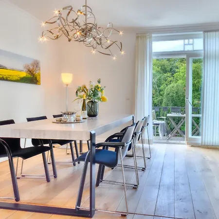 Bernstein In Der Rex * Sellin (Rugen)